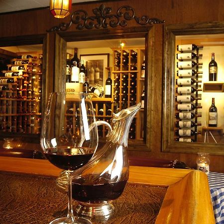 Bavarian Inn Шепердстаун Екстер'єр фото
