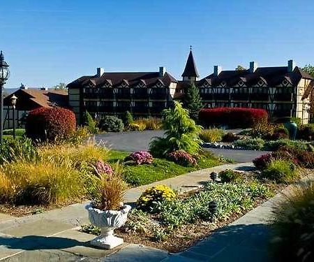 Bavarian Inn Шепердстаун Екстер'єр фото
