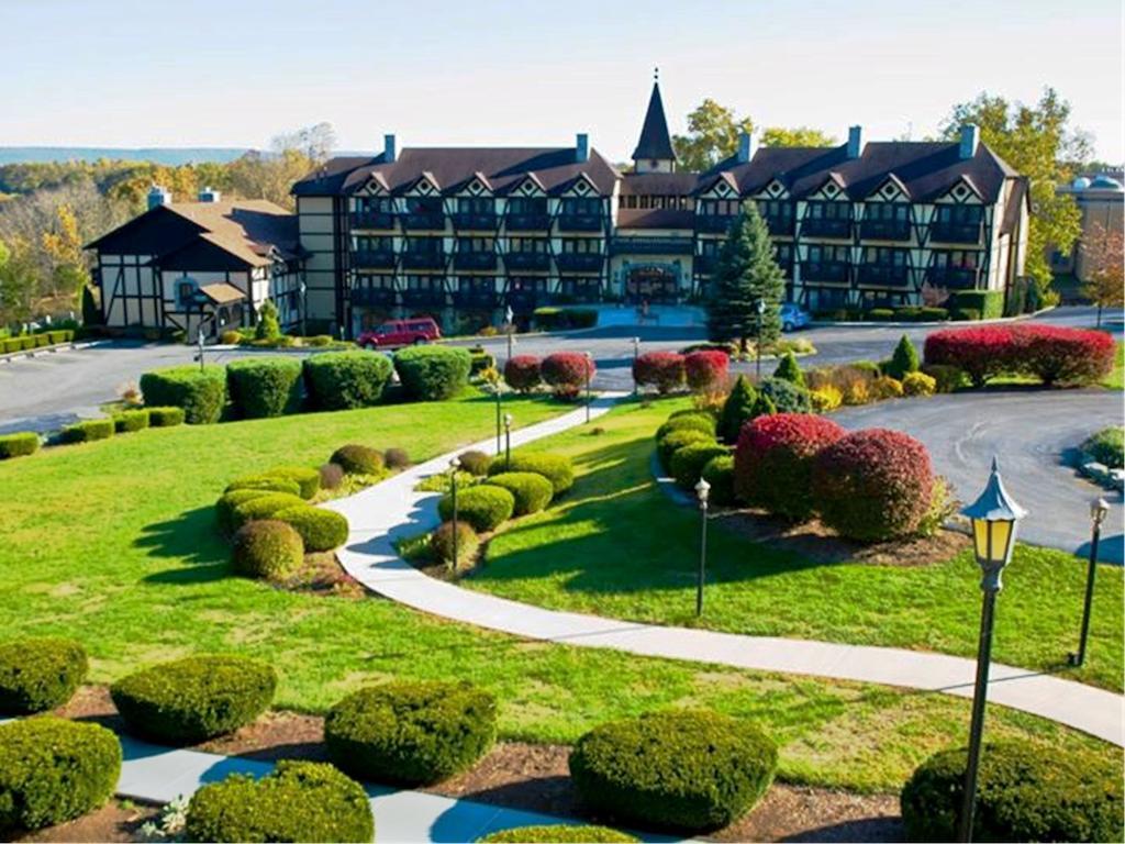 Bavarian Inn Шепердстаун Екстер'єр фото
