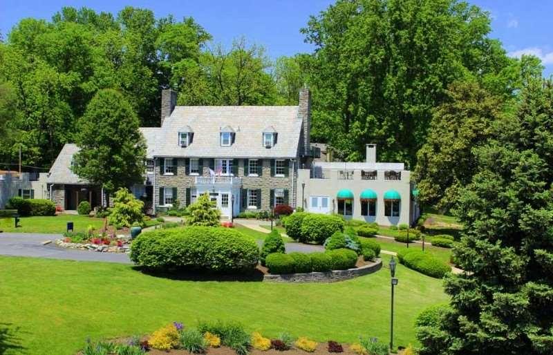 Bavarian Inn Шепердстаун Екстер'єр фото